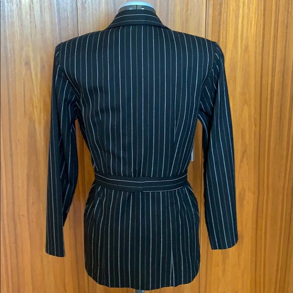 Vintage Pin-striped 90s blazer with belt - Picture 6 of 10